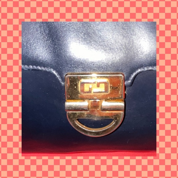 Vintage Gucci Shoulder Bag - Picture 10 of 11